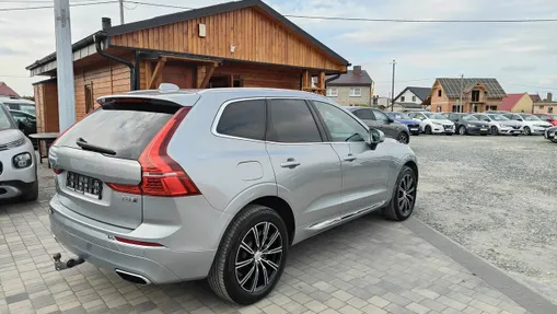 VOLVO XC60 -