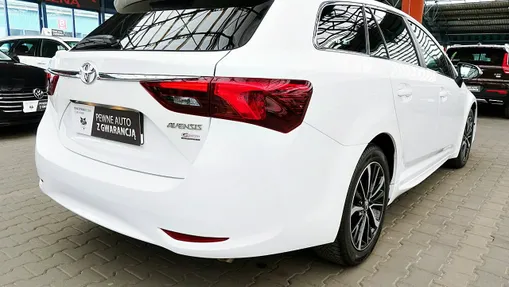 TOYOTA Avensis -