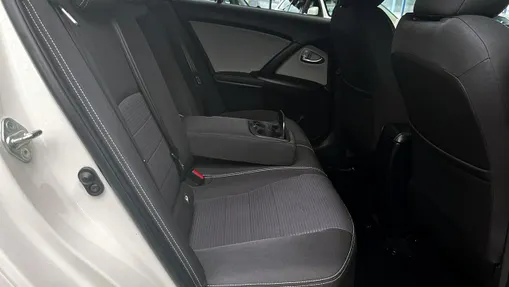TOYOTA Avensis -