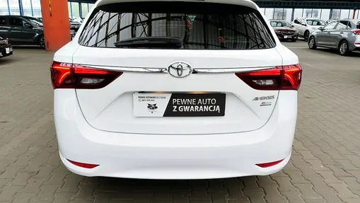 TOYOTA Avensis -