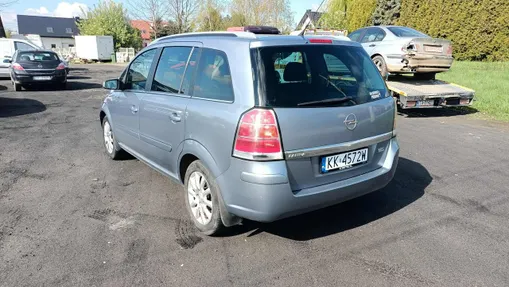 OPEL Zafira -