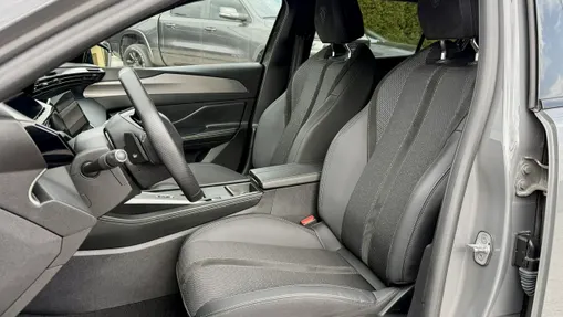PEUGEOT 408 -