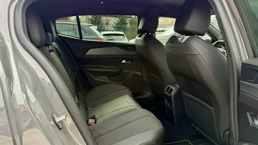 PEUGEOT 408 -