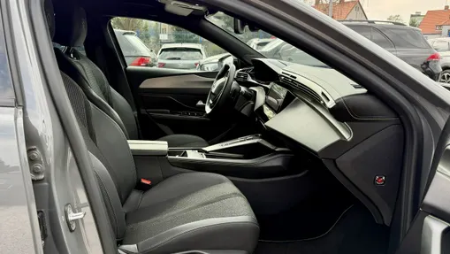 PEUGEOT 408 -