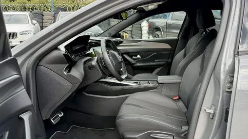 PEUGEOT 408 -