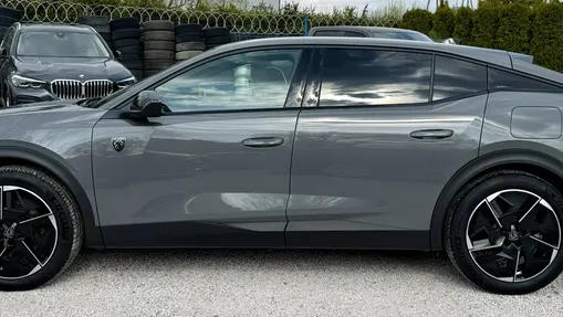 PEUGEOT 408 -