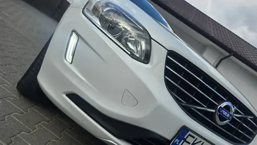 VOLVO XC60 -