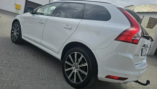 VOLVO XC60 -