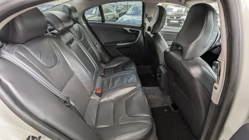 VOLVO S60 -