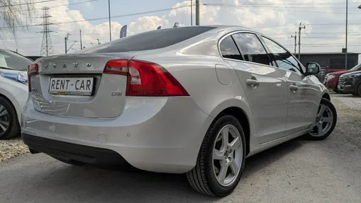 VOLVO S60 -