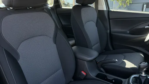 HYUNDAI i30 -