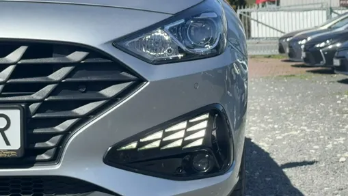 HYUNDAI i30 -