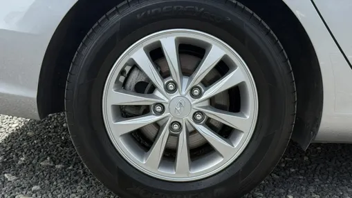 HYUNDAI i30 -