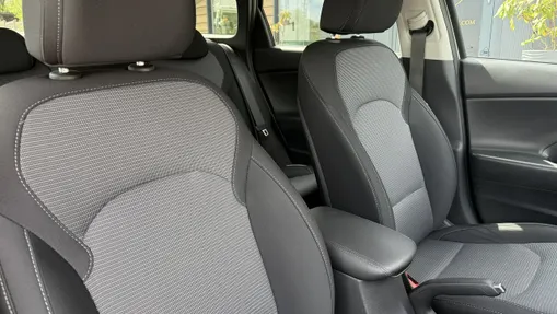 HYUNDAI i30 -