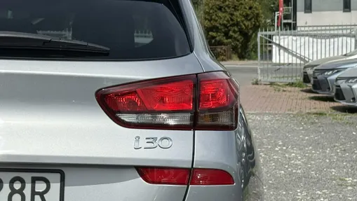 HYUNDAI i30 -