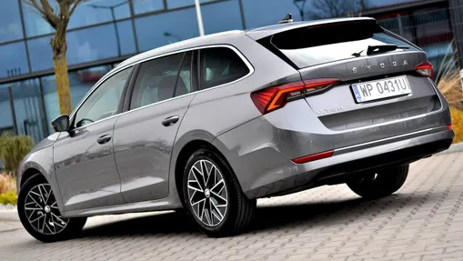 SKODA Octavia -