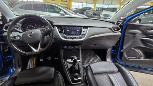 OPEL Grandland X -