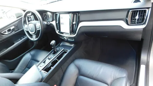 VOLVO V60 -