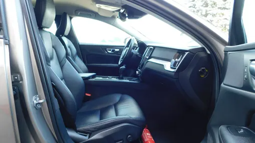 VOLVO V60 -