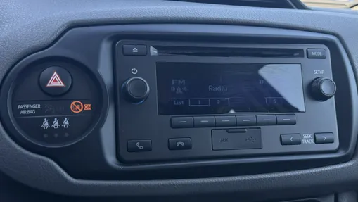 TOYOTA Yaris -