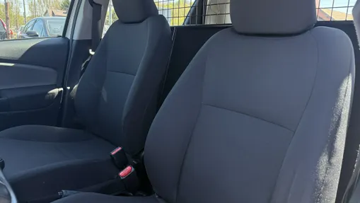 TOYOTA Yaris -