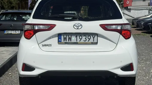 TOYOTA Yaris -