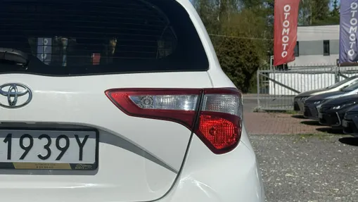 TOYOTA Yaris -