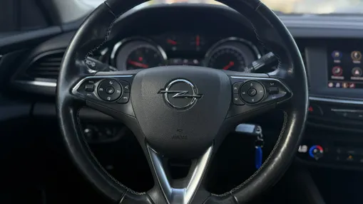OPEL Insignia -