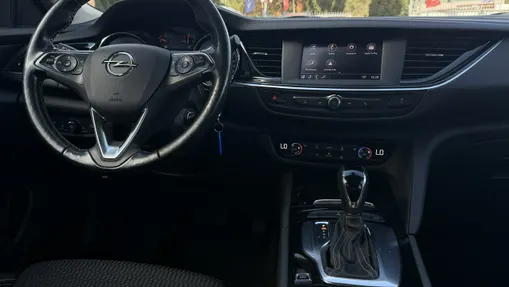 OPEL Insignia -
