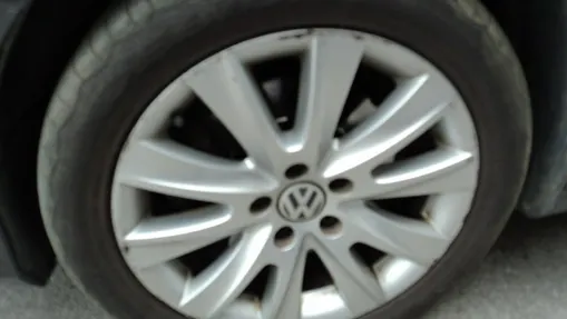 VOLKSWAGEN Passat -