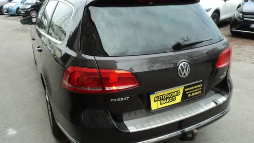 VOLKSWAGEN Passat -