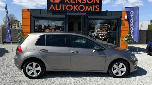 VOLKSWAGEN Golf -