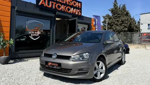 VOLKSWAGEN Golf -