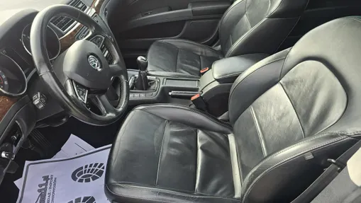 SKODA Superb -