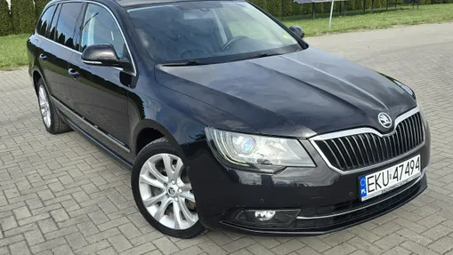 SKODA Superb -