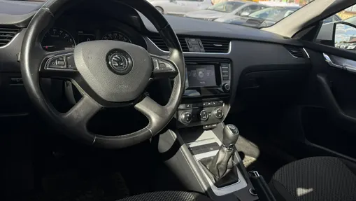 SKODA Octavia -