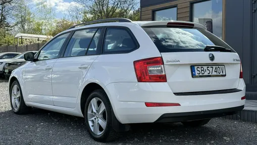 SKODA Octavia -