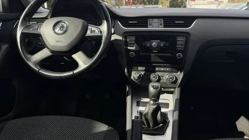 SKODA Octavia -
