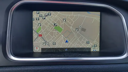 VOLVO V40 -
