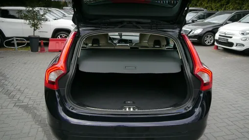 VOLVO V60 -