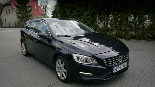 VOLVO V60 -