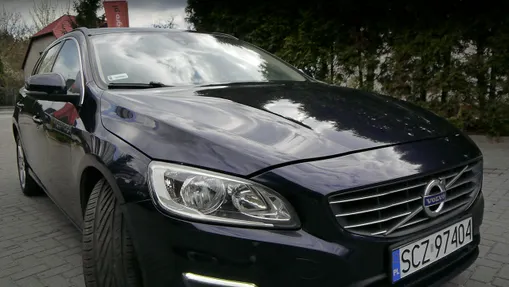VOLVO V60 -