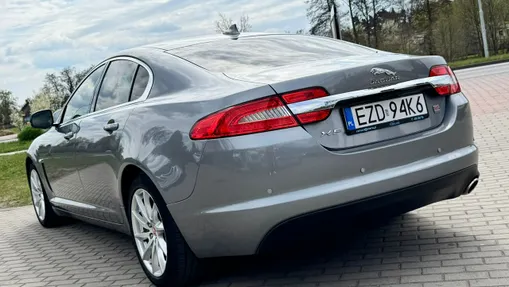 JAGUAR XF -