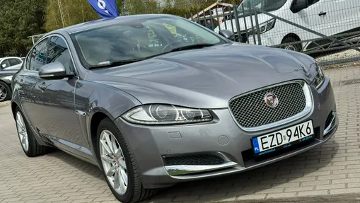 JAGUAR XF -