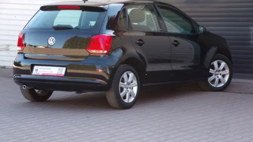 VOLKSWAGEN Polo -