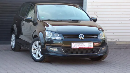 VOLKSWAGEN Polo -