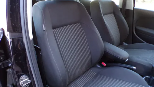 VOLKSWAGEN Polo -