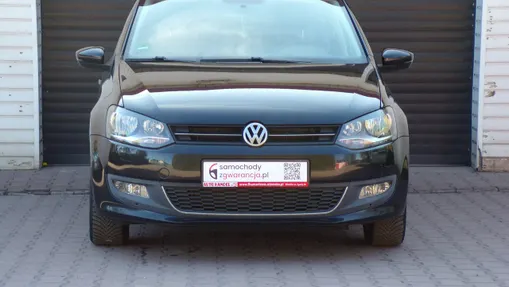 VOLKSWAGEN Polo -