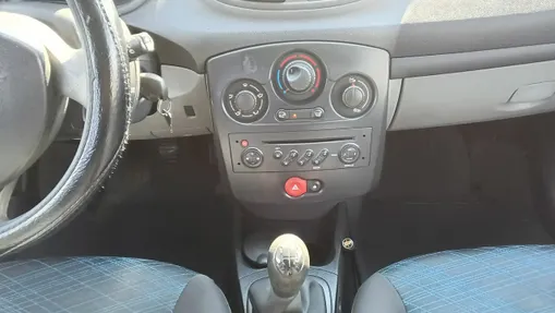 RENAULT Clio -