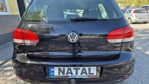 VOLKSWAGEN Golf -
